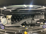 エンジンルームもクリーニング済みできれいですよ。日産の整備士がしっかりと丁寧に点検していますので安心してお乗りいただけます