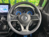インテリアに合わせたデザインのステアリングは、運転される方のことも考え、運転しやすい形状、大きさです。是非一度、実際に触ってお確かめください。