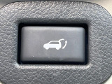 【パワーバックドア】スマートキーや運転席のボタンを押すだけでリアゲートが自動で開閉します!荷物を持っている時や、高い位置にあるバックドアを閉める際に便利な機能です♪