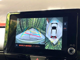 【パノラミックビューモニター】専用のカメラにより、上から見下ろしたような視点で360度クルマの周囲を確認することができます☆死角部分も確認しやすく、狭い場所での切り返しや駐車もスムーズに行えます。