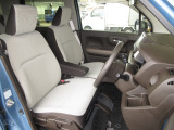 運転席には高さ調整ができる『シートハイトアジャスター機能』が付いています!これなら小柄な方にも大柄な方にも自分にぴったりの運転姿勢がとれますね〜!