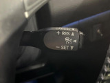【レーダークルーズコントロール】高速道路での長距離走行が楽に!!自動で速度を保つクルーズコントロールが、衝突軽減システムと連携し、前方の車両を感知して車間を保つように速度調節してくれます!!