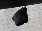 あおり運転対策や予期せぬトラブルへの備えとして心強い前後ドライブレコーダー。走行中の映像をしっかりと記録し、ドライバーと同乗者の安全を見守ります。購入後すぐに安心してドライブを楽しめる人気の装備です。