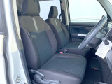 運転席シート廻りは使用感も少なく、良好な状態となっています。前オーナー様が丁寧に使っていたことがよくわかりますね。