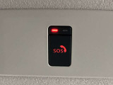 【SOSコール】事故や急病の時にボタンひとつで専門のオペレーターに接続。エアバックが開く事故の時は自動でオペレータに接続してくれます!