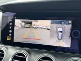 バックカメラにより駐車時の後方確認も楽にできます。
