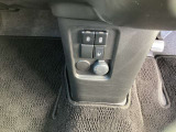 運転席にシートヒーター装着