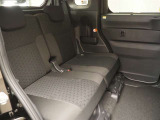 ・ゆとりある広々とした車内空間は、ドライブを始め買い物やレジャーなど、幅広く活躍します。一人でもみんなとでもお出かけを楽しみましょう!