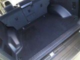 後席使用時でも、十分な荷室空間を確保しております。