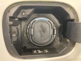 走行安定性に寄与するタイヤサイズ。スタイリングと合わせて更なる走りに貢献しています。オプションで多数のデザインからお選び頂く事も可能でございます。