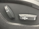 【パワーシート】スイッチ一つで簡単にシート位置の微調整が可能!電動だから力もいりません!自分に最適なシートポジションにセットして、快適なドライブをお楽しみください。