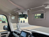 ☆バニティミラー!運転席だけでなく助手席に装備されてる車も増えてきたバニティミラー!ちょっとしたお化粧直しや身だしなみチェックの時に便利!女性には特に嬉しい機能ですね☆
