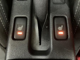 【シートヒーター】フロントシートヒーター付き。寒い日に重宝するシートヒーター!エアコンより早く温まります