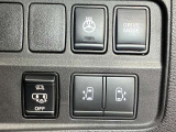 【運転席スイッチ】運転席スイッチでスライドドアの開閉ができます。