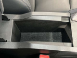 センターコンソールの中にも収納スペース!運転席周りをすっきり保てます!