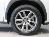純正のアルミホイール装着車です。タイヤサイズは225/60R18です。