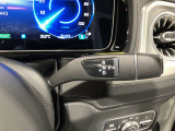 メルセデスベンツでは殆どが電子コラムシフトを採用しており、前進後退の切り替えをスムーズに行うことが出来ます。