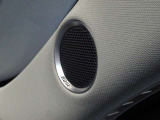 【BOSEサウンドシステム】高性能スピーカーで広がりのある、包み込むような音を体感してください。