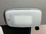 【プラズマクラスターLEDランプ】「除菌・脱臭・フェイスケア」効果のプラズマクラスターイオンを、拡散に最適な天井から車内に放出します!