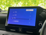 FMやAM、テレビ、交通情報などの選択項目が表示され、聞きたい音源を選びやすい画面です。表示を確認しながら切り替えられるため、普段使いにも取り入れやすい装備です。