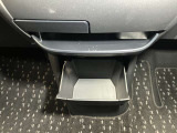 【インストセンターロアボックス】CDなどが収納できる格納式のボックス!