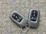 広い駐車場でどこに止めた分らない時!リモコンスイッチボタンを押すとクルマがピッと音とハザードランプで応えてくれます!