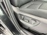 パワーシート搭載。微妙な調整が手軽にでき、ピッタリのポジションで運転することが可能です。
