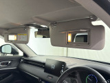 ★【あると便利な装備】運転席・助手席サンバイザー内側ライト付きミラー+マップランプが装備されています