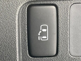 【パワースライドドア】スマートキーや運転席のスイッチでスライドドアの開閉が可能♪電動だから力を入れてドアを開ける必要が無く、小さいお子様でも、重い荷物を持っている時もラクに開け閉めできます♪