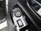 ドアミラーの鏡面の調節、格納は運転席からすべて操作できます!
