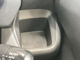 運転席・助手席のドリンクホルダーです