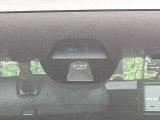 【シティブレーキアクティブシステム】低速走行中に前方の車両等を認識し、衝突しそうな時は警報とブレーキで衝突回避と被害軽減をアシスト。より安全にドライブをお楽しみいただけます。