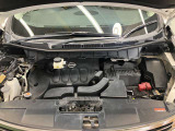 エンジンルームもクリーニング済みできれいですよ。日産の整備士がしっかりと丁寧に点検していますので安心してお乗りいただけます