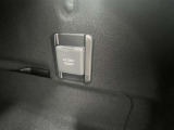AC100V‐1500Wまでの電化製品の使用ができます!ラゲージ右側とコンソール背面に設置されています!