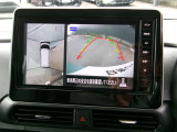 まるで上空から見下ろしているような感じで駐車が楽にできるインテリジェントアラウンドビューモニター!幅寄せが苦手な方でもサイドビューで確認することができますよ♪