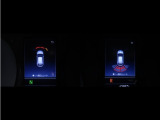コーナーセンサーを装備。障害物までの距離に応じて警告音を変えてお知らせ。縦列駐車時や駐車場・車庫等での取り回しをサポートします。詳細は販売店スタッフまでお尋ね下さい。
