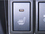 運転席にシートヒーターを装備しております。