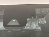 【トヨタセーフティセンス】走行中に前方の車両等を認識し、衝突しそうな時は警報とブレーキで衝突回避と被害軽減をアシスト。より安全にドライブをお楽しみいただけます。