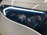 認定中古車はお車の経過年数や走行距離により1年もしくは2年間保証を付帯しております。「認定中古車保証」はメーカー保証です。全国のメルセデス正規販売店で保証を受けることができます。