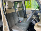 運転席シート廻りは使用感も少なく、良好な状態となっています。丁寧に使われていたことがよくわかりますね。