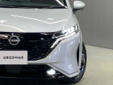 【ハイビームアシスト】先行車または対向車や周囲の明るさなどに応じ、自動的に上向きと下向きを切り替えてくれます★