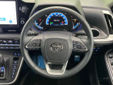 【純正革巻きステアリング】上質な革を使用することで、手にしっかり馴染みとても運転しやすいハンドルです♪