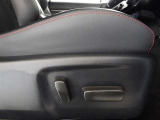 パワーシート搭載。微妙な調整が手軽にでき、ピッタリのポジションで運転することが可能です。