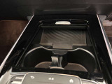 納車前整備は、メルセデスベンツ国際認定メカニックによる最新の検査ライン等の施設が充実した当社工場で入念に行います。メルセデス・ベンツの定める厳しい基準をクリアしたお車のみをご案内させて頂きます。