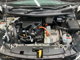 エンジンルームもクリーニング済みできれいですよ。日産の整備士がしっかりと丁寧に点検していますので安心してお乗りいただけます