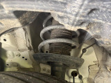 お車を安心してお乗りいただく為には、足回りの定期点検が欠かせません。サービスサポート(有償保証)では無料点検もご提供しており、安心のカーライフをお過ごしいただけるサポート体制が整っています。