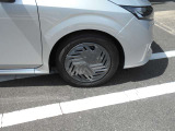 右前タイヤです。タイヤの溝はまだまだ大丈夫ですよ。