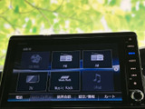 CDやラジオ、テレビなど、複数の音源を画面から選べるオーディオメニューです。聴きたいものに合わせて切り替えられ、毎日の移動時間を快適に過ごせます。