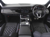 Audiのインテリアはエクステリア同様、優れたデザイン性とクオリティ、そして機能性を兼ね備えております。