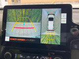 【パノラミックビューモニター】専用のカメラにより、上から見下ろしたような視点で360度クルマの周囲を確認することができます☆死角部分も確認しやすく、狭い場所での切り返しや駐車もスムーズに行えます。
